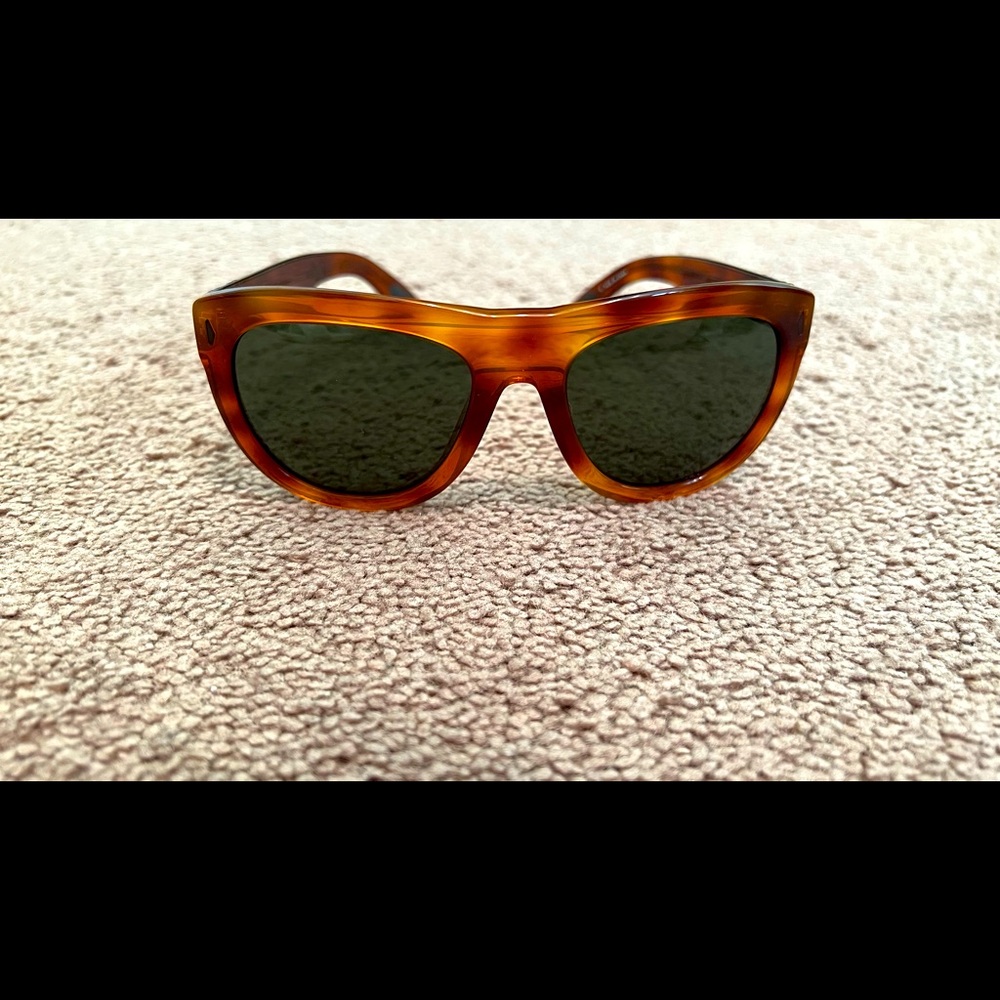 IVI sunglasses